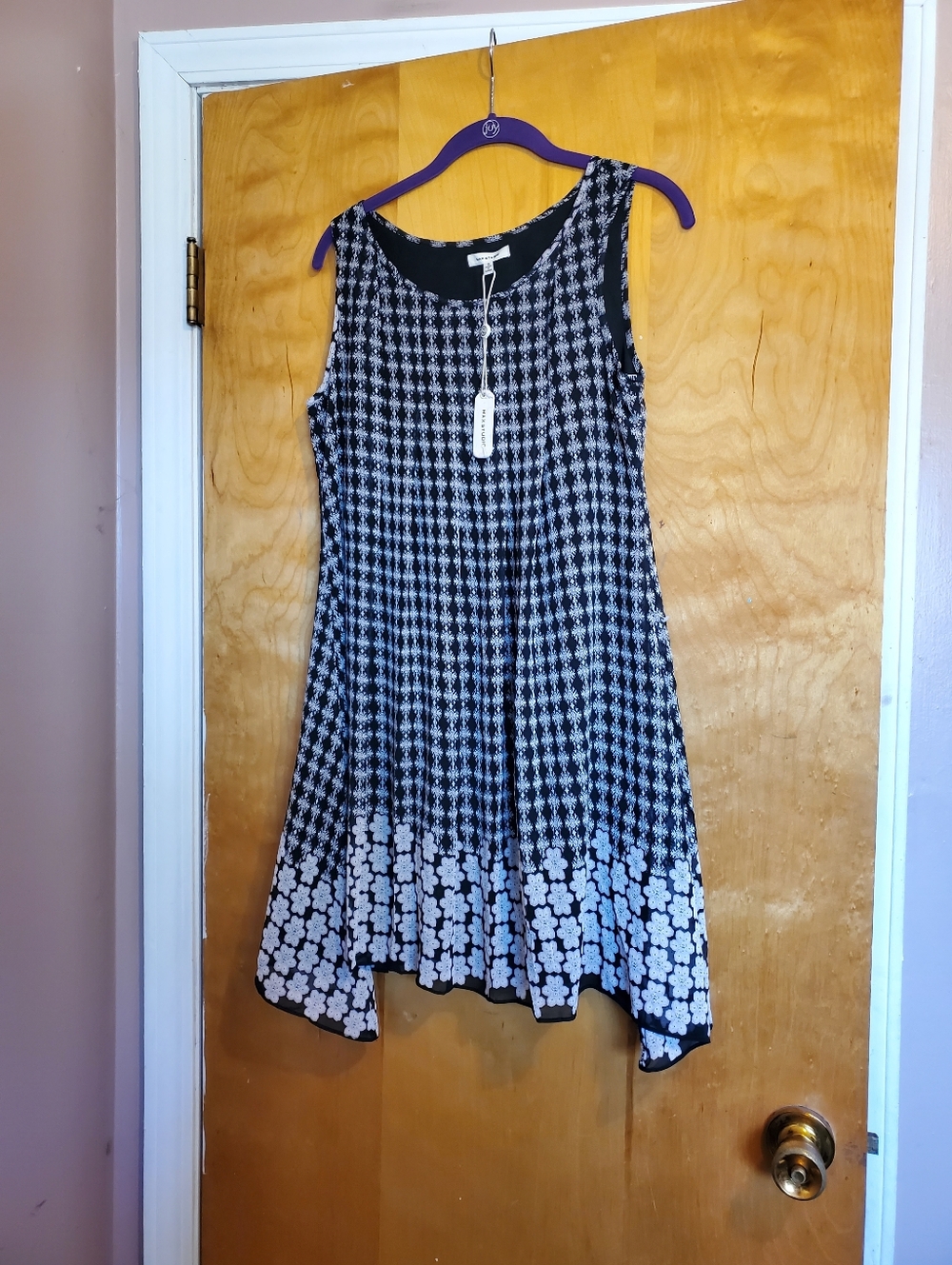 Black and White Patterned Sleeveless Swing Dress.  Small. NWT